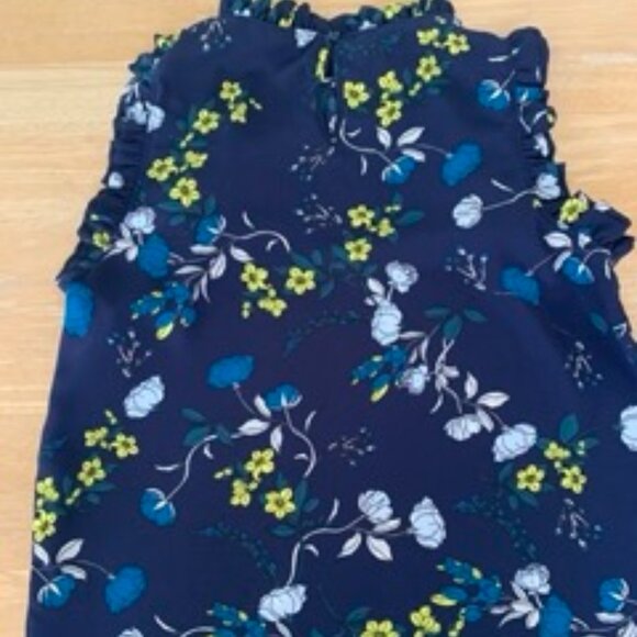 Halogen Ruffle Trim Shell Top - Picture 3 of 8